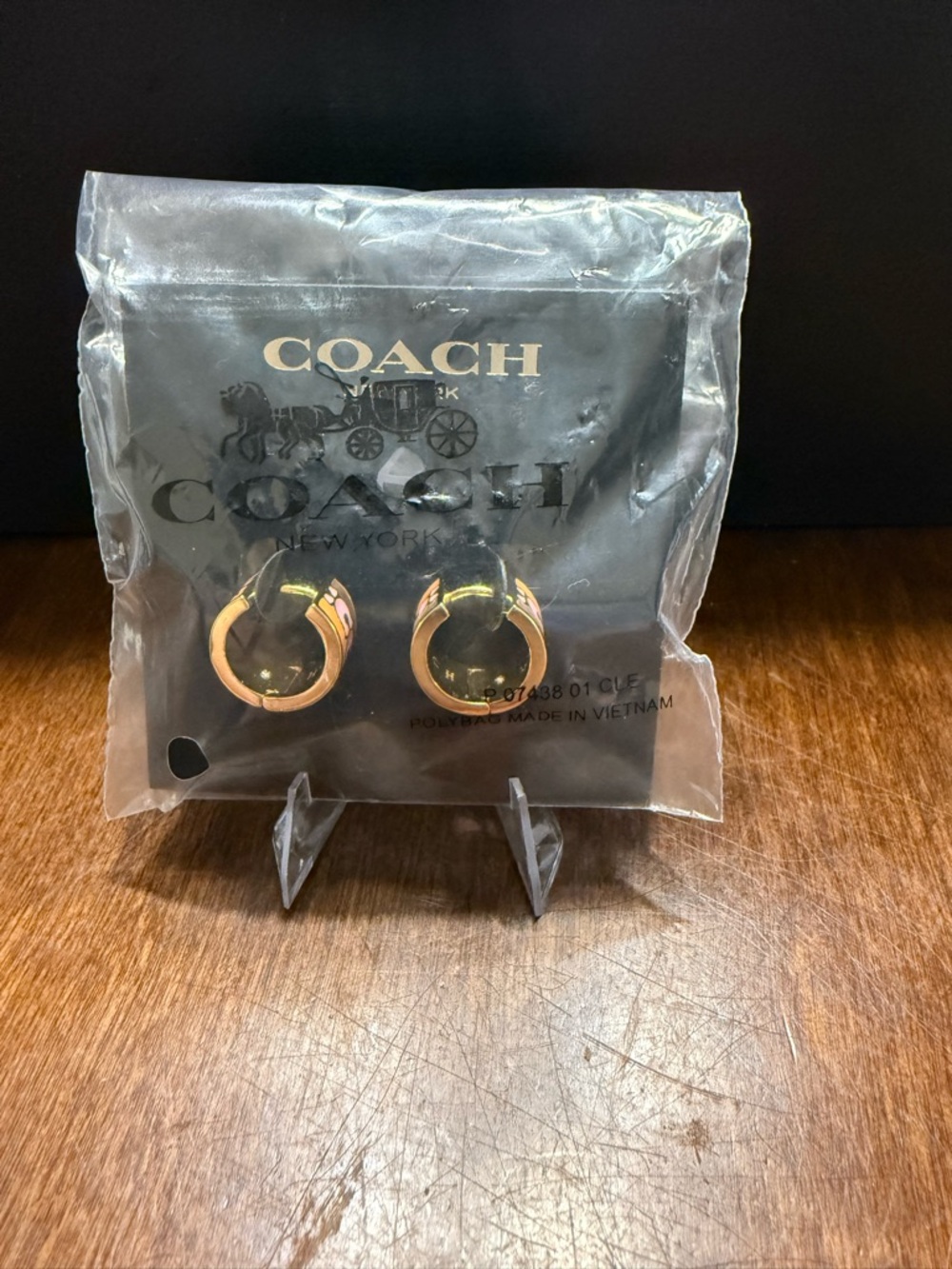 AUTHENTIC NEW COACH Goldtone Signature Pink Enamel Huggie Earrings C Logo - Picture 4 of 4